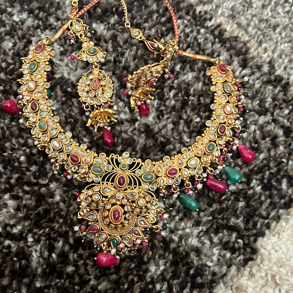 Elegant beautiful necklace and earring’s